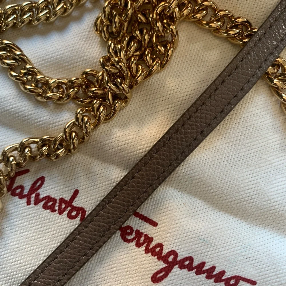 Ferragamo Vera Bow Crossbody in Saffiano - Picture 7 of 10